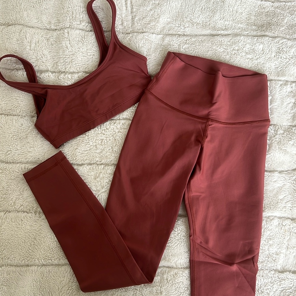 TnAction TnaGLOSS Activewear Set